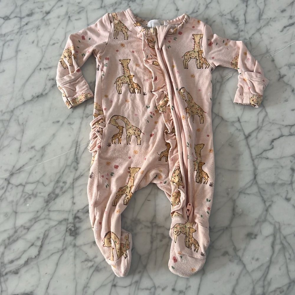 Angel Dear Bamboo Sleeper Giraffes Ruffle Sz NB